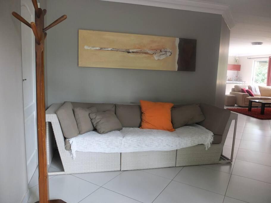 Apartamento Korsmans Retreat - Large Modern Self-Catering Flat Benoni Exterior foto